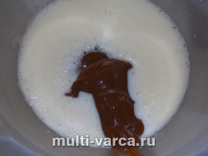 Пиріг на вареному згущеному молоці в мультиварці