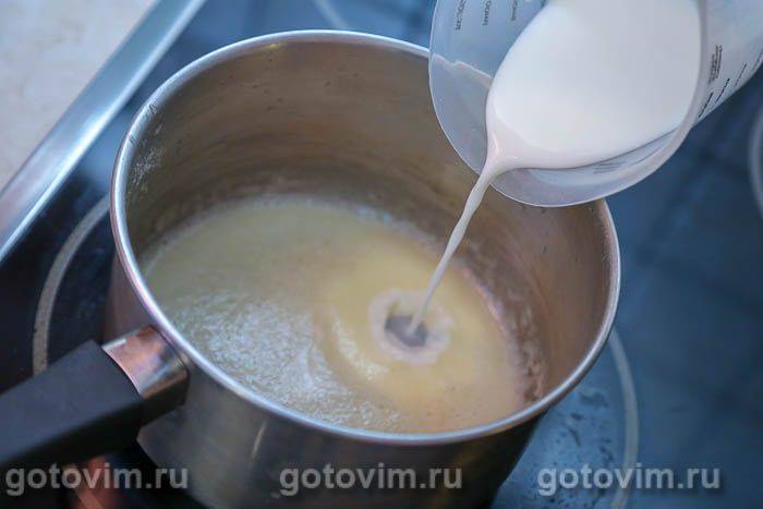 Гратен зі спаржі в соусі бешамель