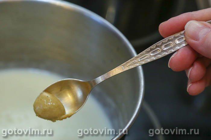 Гратен зі спаржі в соусі бешамель