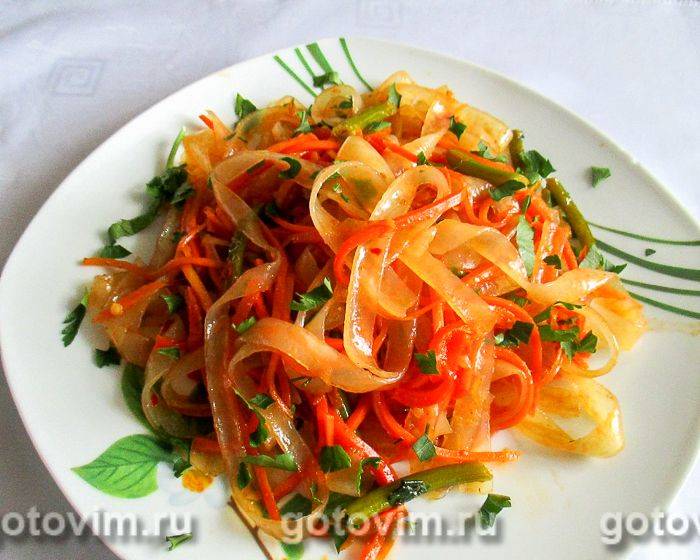 Закуска з крохмальної локшини ашлянфу з морквою по-корейськи. Фотографія рецепта