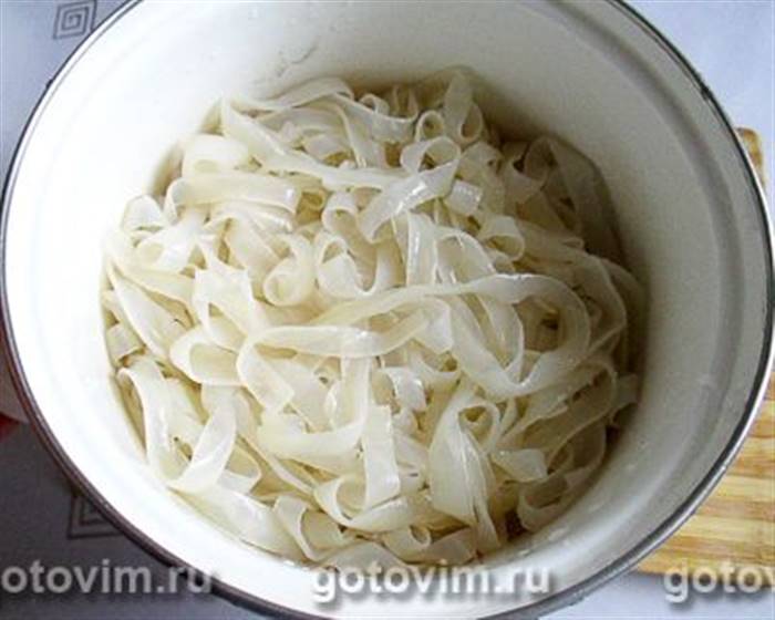 Закуска з крохмальної локшини ашлянфу з морквою по-корейськи