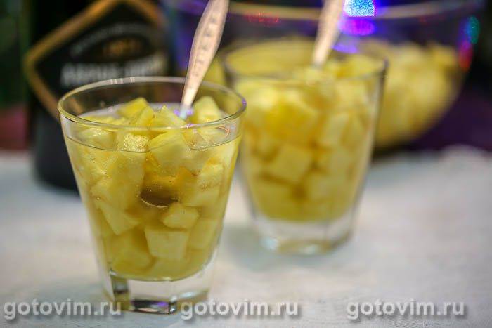 Ананаси в шампанському. Фотографія рецепта