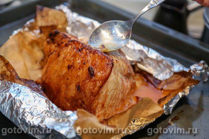 М'ясо в цибулевому маринаді з лимоном і чилі, запечене в духовці