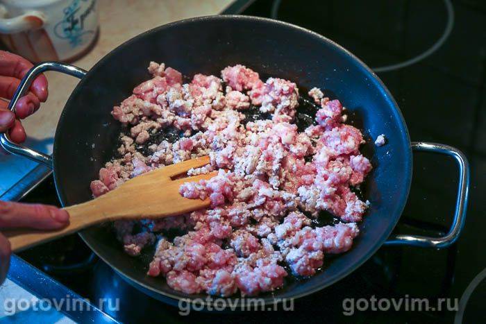 Макарони з фаршем і білими грибами