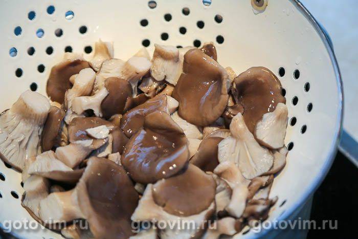 Макарони з гливами та фаршем