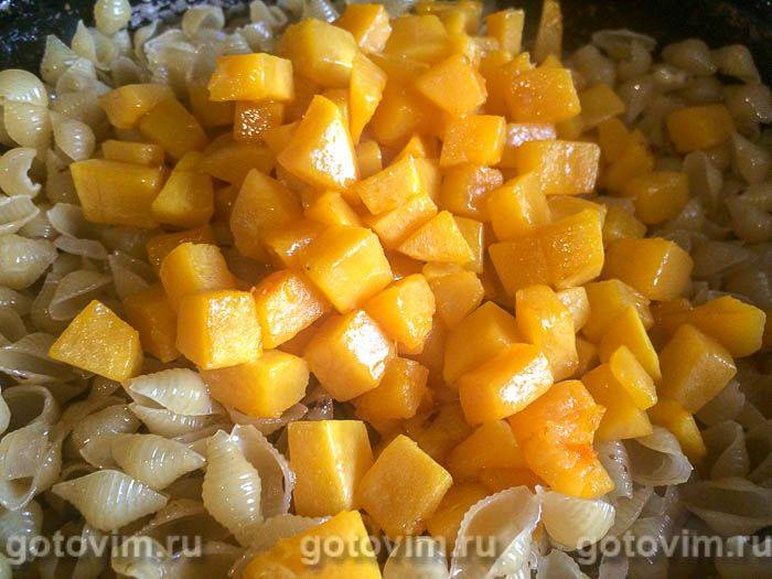 Паста з гарбузом і плавленим сиром