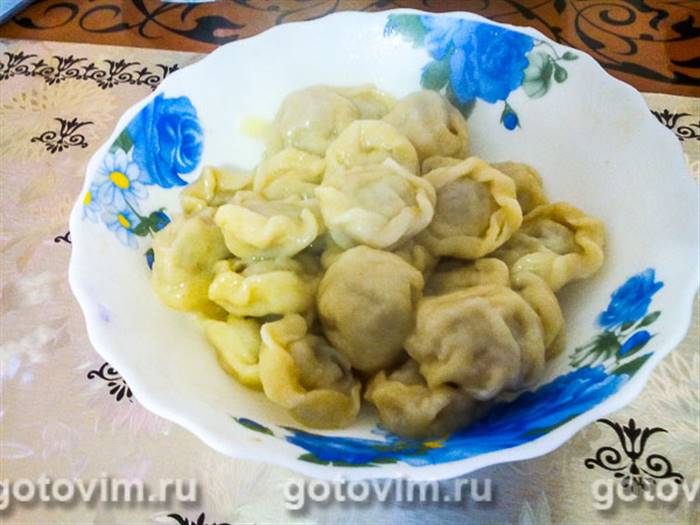 Пельмені з м'ясом (тісто на сироватці). Фотографія рецепта