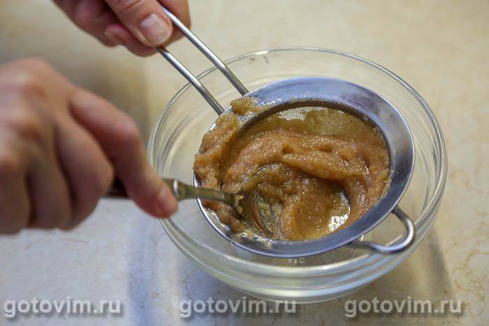 Заварний яблучний крем зі збитими вершками