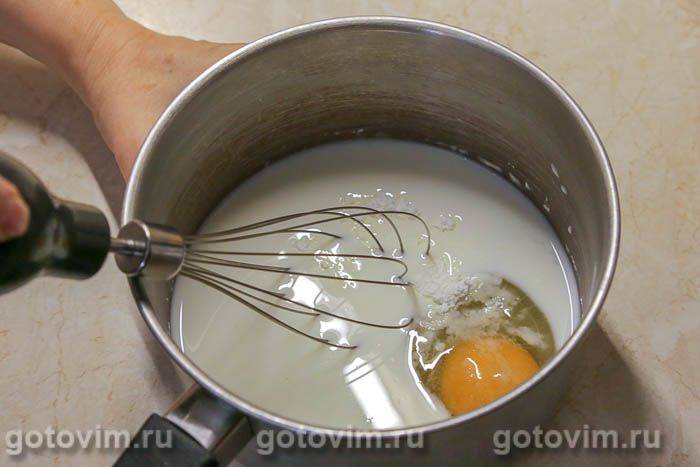 Заварний яблучний крем зі збитими вершками