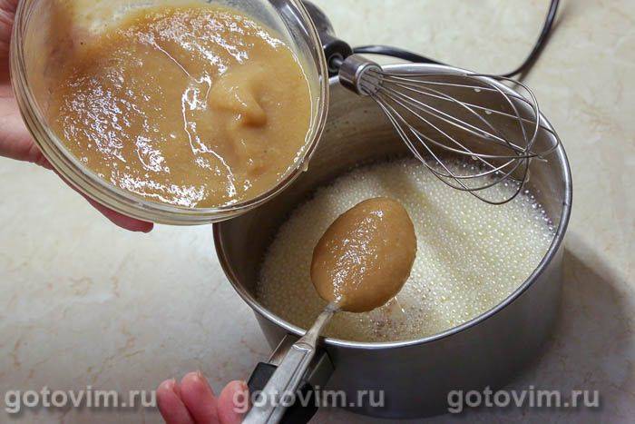 Заварний яблучний крем зі збитими вершками