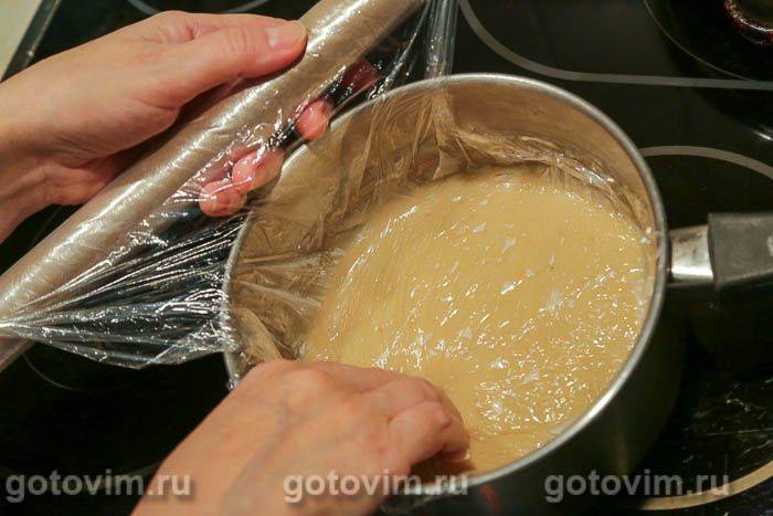 Заварний яблучний крем зі збитими вершками