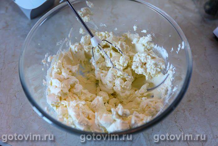 Крем із маскарпоне з інжиром в меді та коньяком