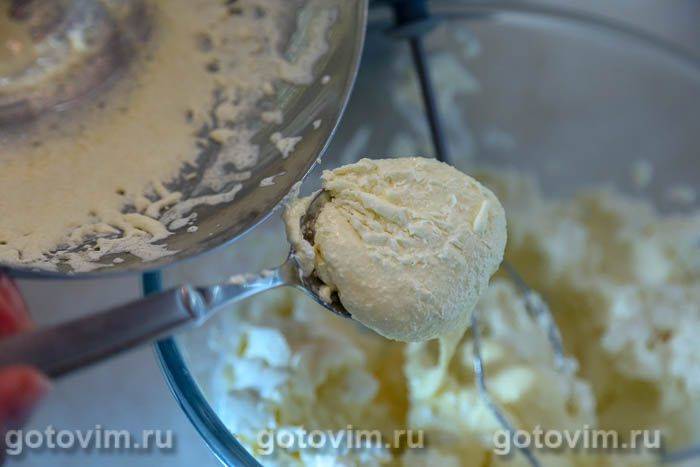 Крем із маскарпоне з інжиром в меді та коньяком