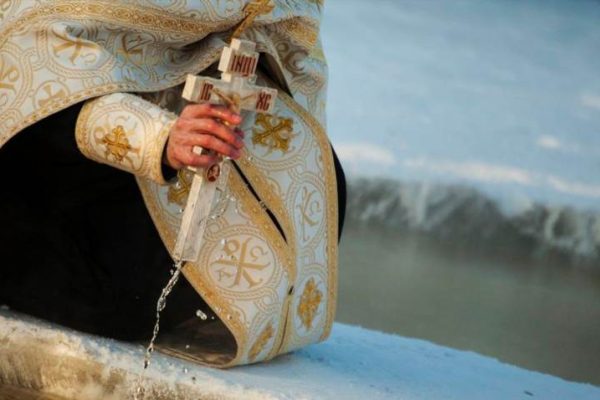 Теплі слова на хрестини – як привітати з таїнством хрещення