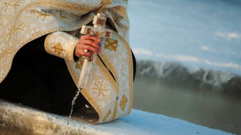 Теплі слова на хрестини – як привітати з таїнством хрещення