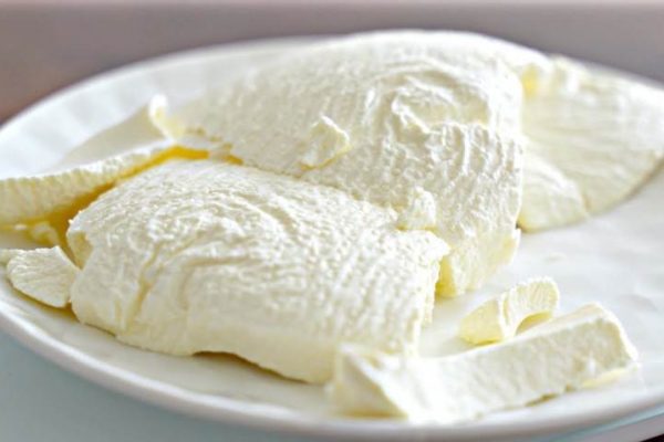 Домашній крем-сир своїми руками: прості рецепти та секрети приготування