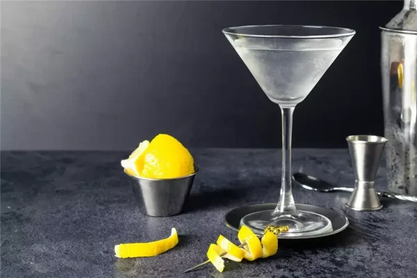 Як мартіні став символом вишуканості та чому його день святкують по всьому світу