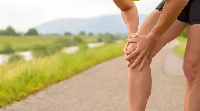 Чи можна ходити при розриві меніска коліна та як діяти правильно