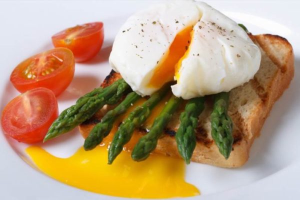 Як приготувати яйце пашот в мікрохвильовці за дві хвилини