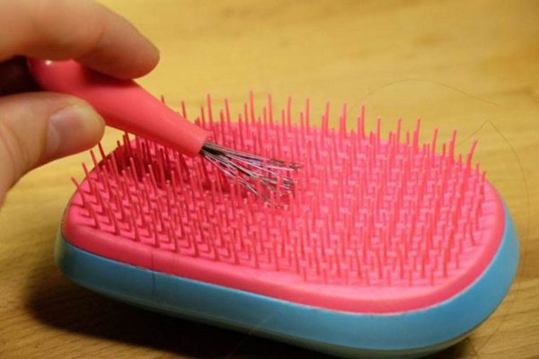 Щітка для волосся потребує уваги не менше, ніж ваше волосся