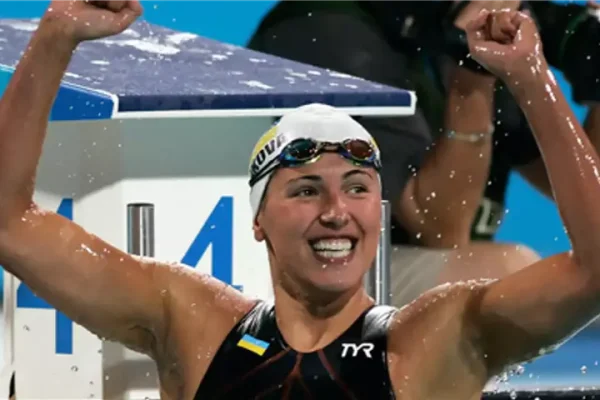 Яна Клочкова: історія легенди українського плавання та її незвичайний шлях до вершин