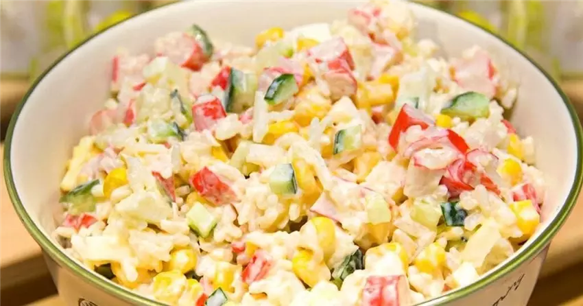 Як приготувати ідеальний салат з крабових паличок