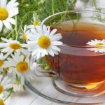 Як ромашковий чай впливає на здоров'я та коли варто бути обережним