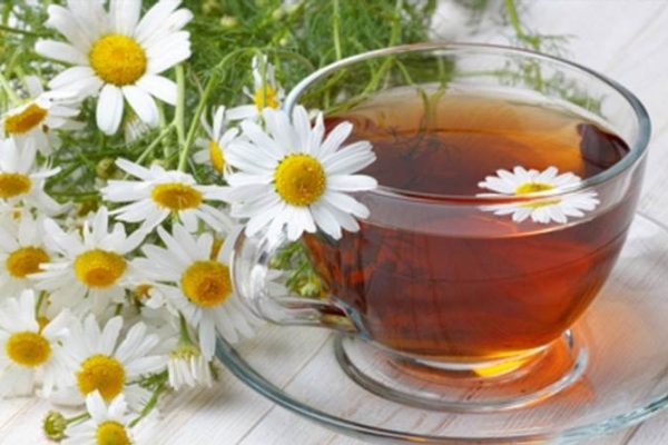Як ромашковий чай впливає на здоров'я та коли варто бути обережним