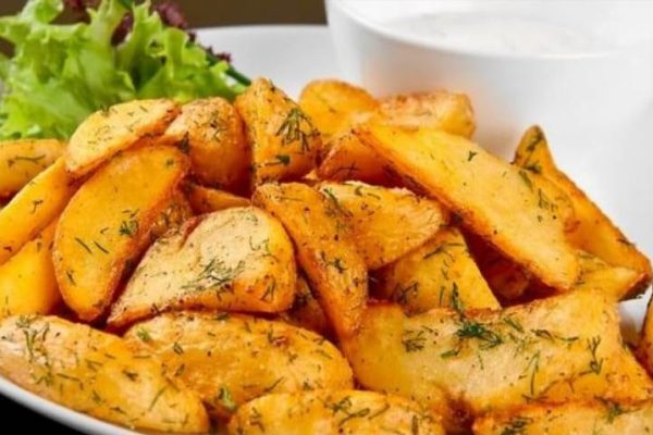 Як смачно запекти картоплю в духовці – найкращі рецепти та поради