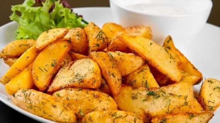 Як смачно запекти картоплю в духовці – найкращі рецепти та поради