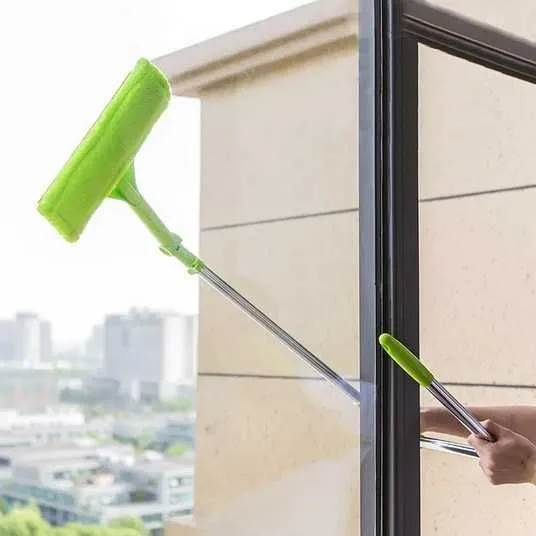 Безпека понад усе: докладний посібник з миття вікон на висоті