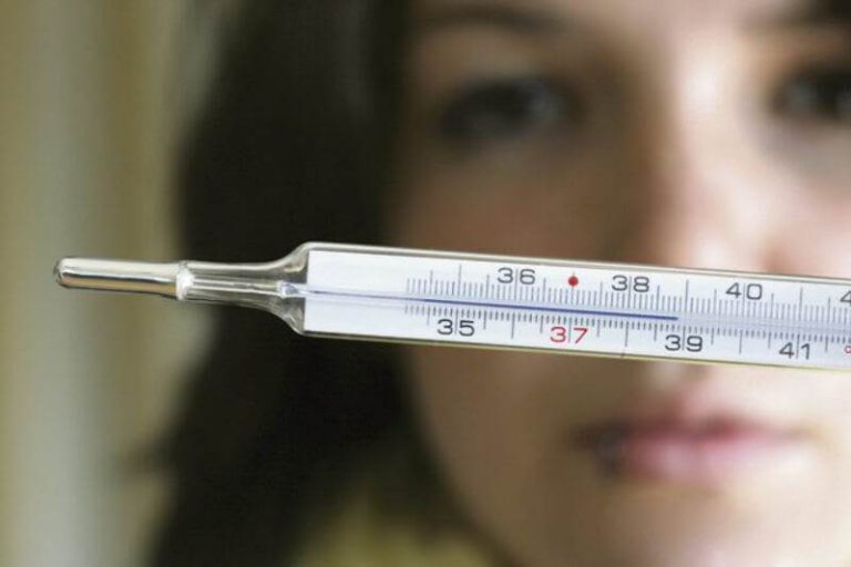 Лихоманка у дорослих і дітей чому виникає і як її лікувати