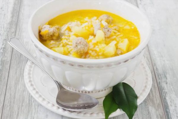 Як варити рисовий суп так, щоб він завжди виходив смачним