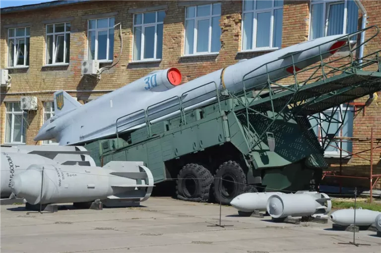 ФАБ-3000 - російська супербомба, яка змінила війну в Україні