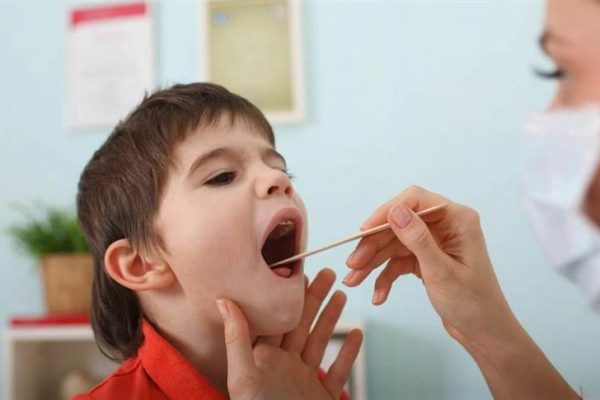 Ангіна у дитини: що робити, щоб одужати швидше та без ускладнень