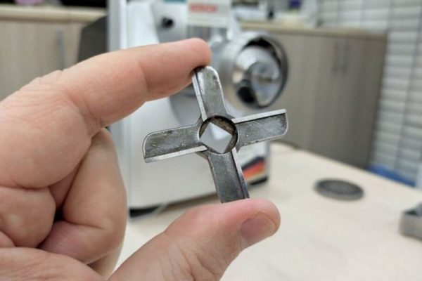 Заточування ножа для м'ясорубки – секрети та техніки від майстрів