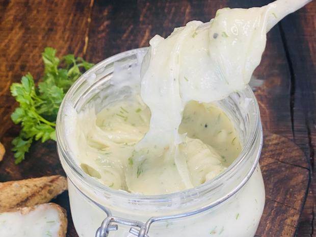 Як зробити плавлений сир з домашнього сиру власноруч