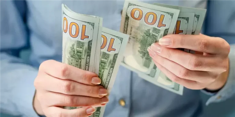 Як перевести гроші з України в США у 2026 році без зайвих витрат