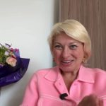 Як Анжела Перл стала голосом астрології для мільйонів