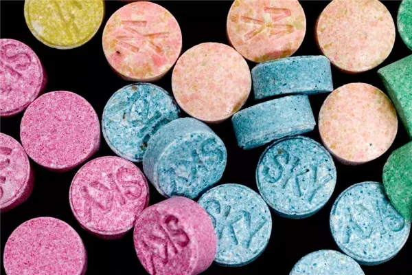 Екстаз: що це за наркотик MDMA і як він руйнує життя
