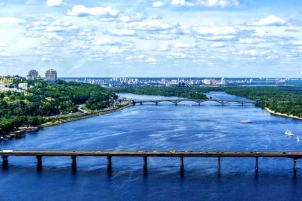 Дніпро та його місце серед великих річок України